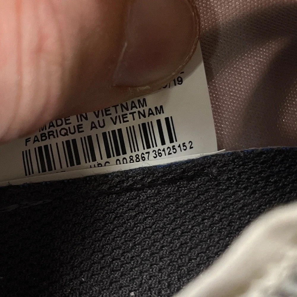 Nike Air Vapormax+ 2019 Shoes Mens 9 Moon Particle Running Sneaker AR6631-200 - Picture 16 of 16